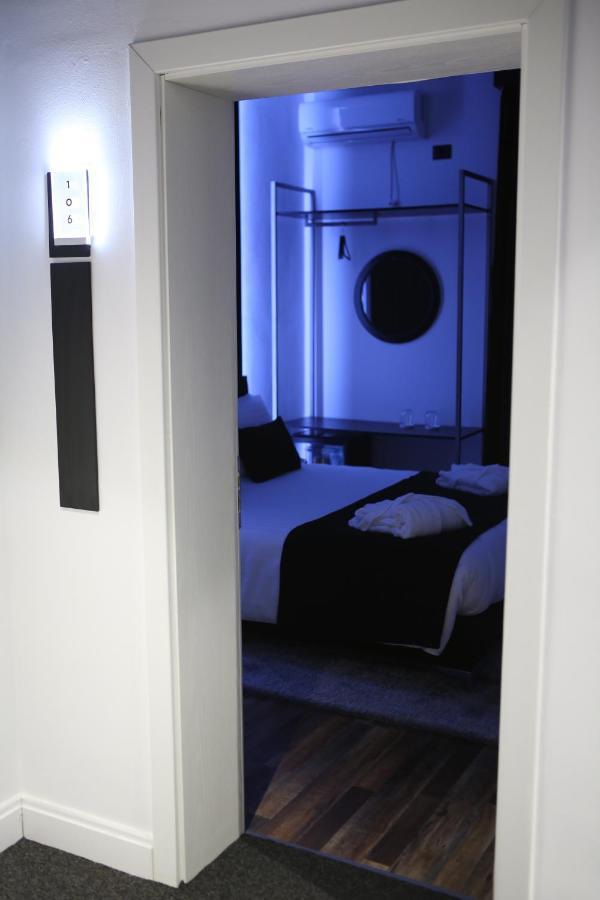 Hotell Dark Boutique 4*