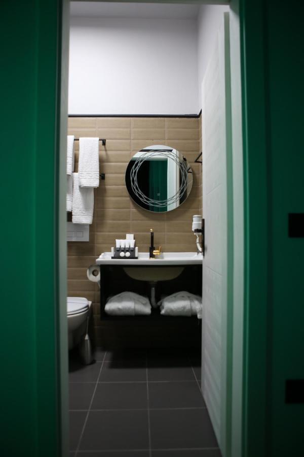 Dark Boutique Hotell Shkoze