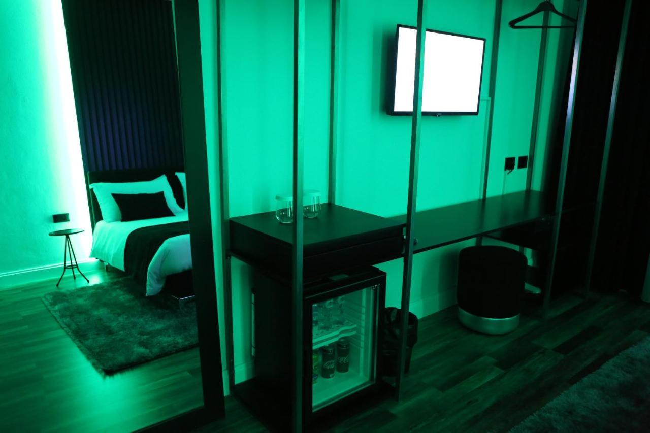 Hotell Dark Boutique Shkoze