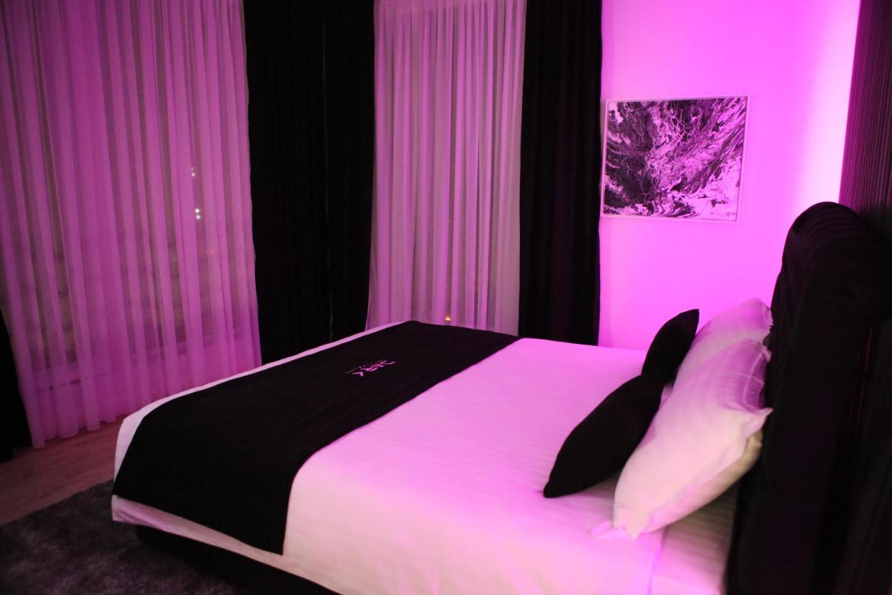Dark Boutique Hotell