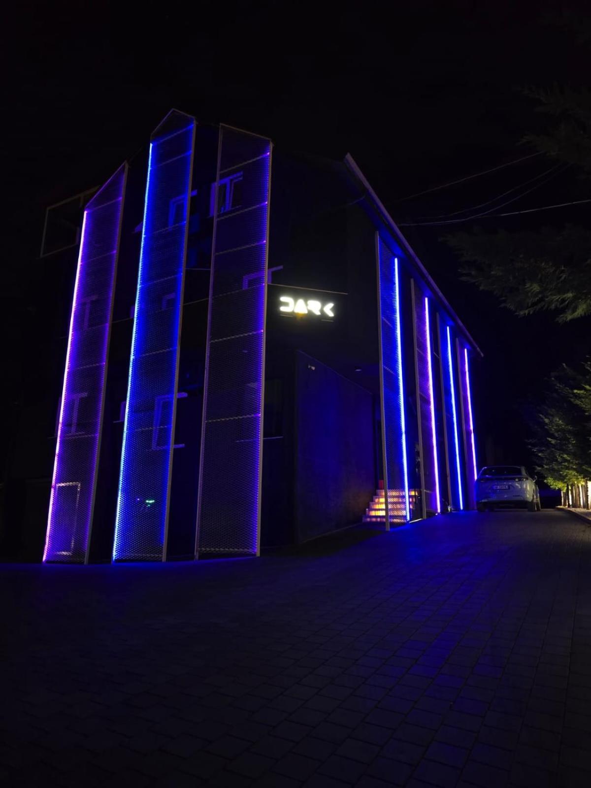 Hotell Dark Boutique Shkoze